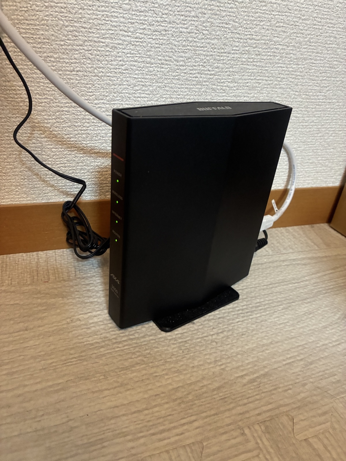 在宅CADで使っているBUFFALO WSR-3000AX4Pを設置した状態